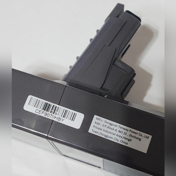 Replacement Battery for V11 voltage 25.2V 6000mAh Cordless Vacuum SCREW IN  New - Picture 6 of 15